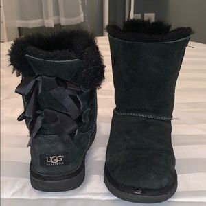 Black bow uggs